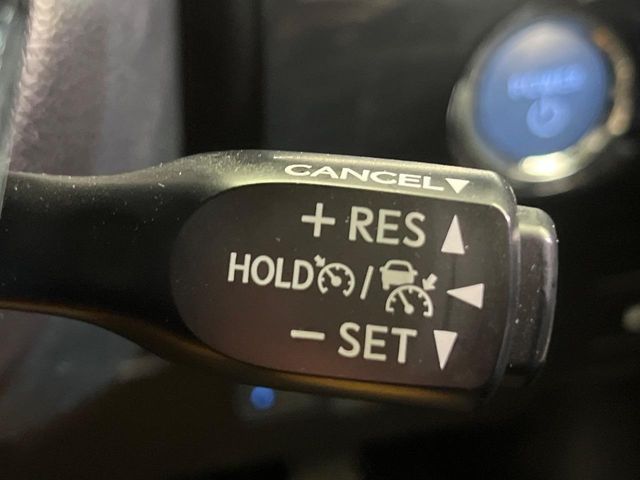 TOYOTA PRIUS PHV 2017 Image 31