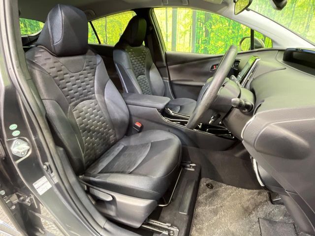 TOYOTA PRIUS PHV 2017 Image 31