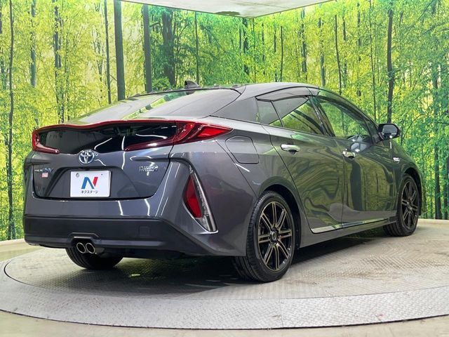 TOYOTA PRIUS PHV 2017 Image 31