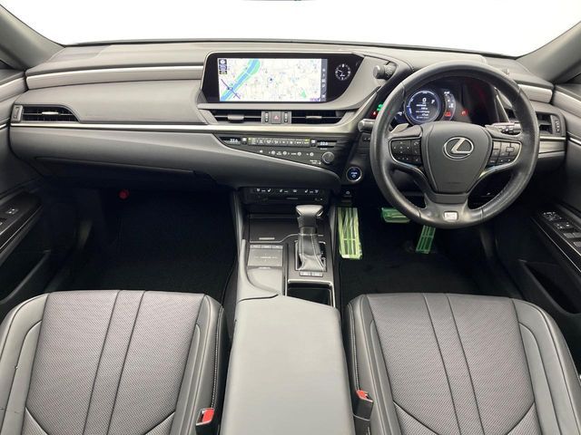 TOYOTA LEXUS ES300H 2019 Image 31