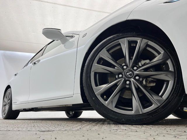 TOYOTA LEXUS ES300H 2019 Image 31