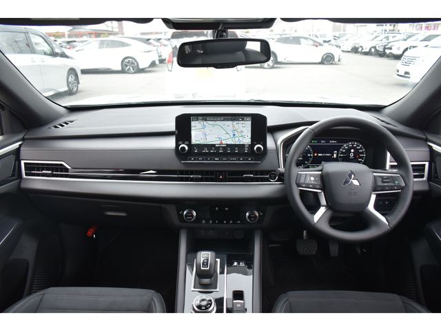 MITSUBISHI OUTLANDER PHEV 2024 Image 31