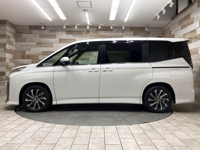 TOYOTA VOXY HYBRID 2025 Image 31