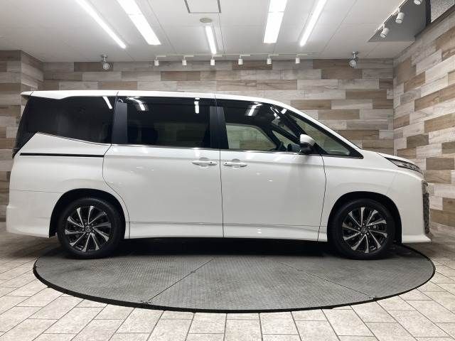 TOYOTA VOXY HYBRID 2025 Image 31