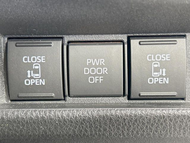 TOYOTA SIENTA HYBRID 2025 Image 31