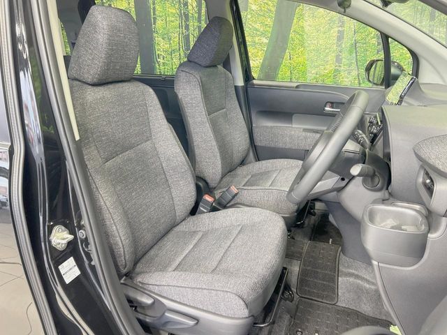 TOYOTA SIENTA HYBRID 2025 Image 31