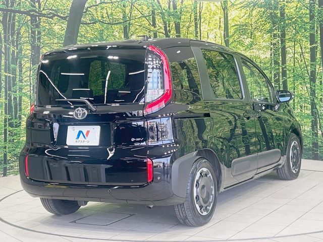 TOYOTA SIENTA HYBRID 2025 Image 31