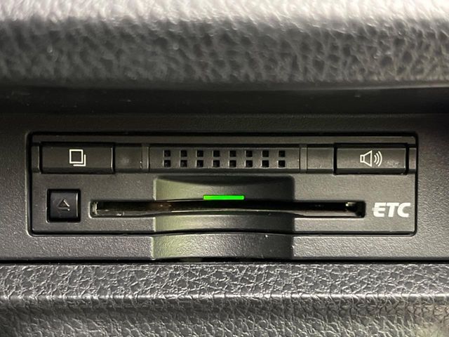 TOYOTA VOXY 2016 Image 31