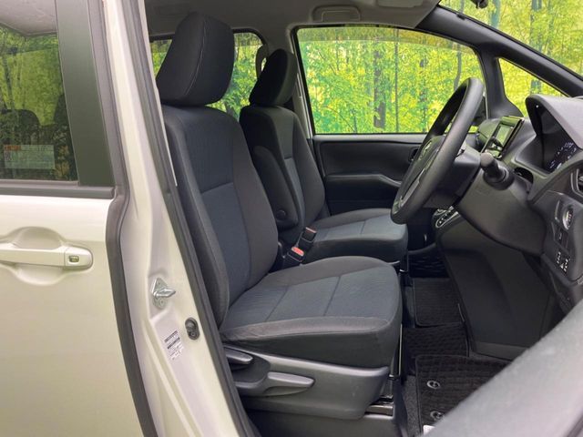 TOYOTA VOXY 2016 Image 31