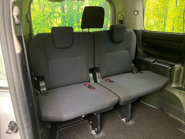 TOYOTA VOXY 2016 Image 31