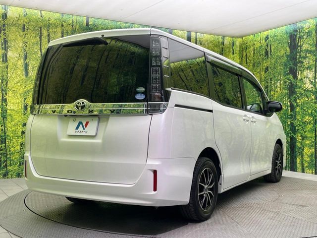 TOYOTA VOXY 2016 Image 31