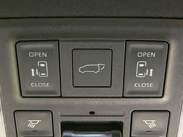 TOYOTA VOXY HYBRID 2023 Image 31