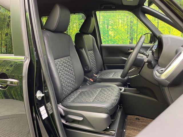 TOYOTA VOXY HYBRID 2023 Image 31