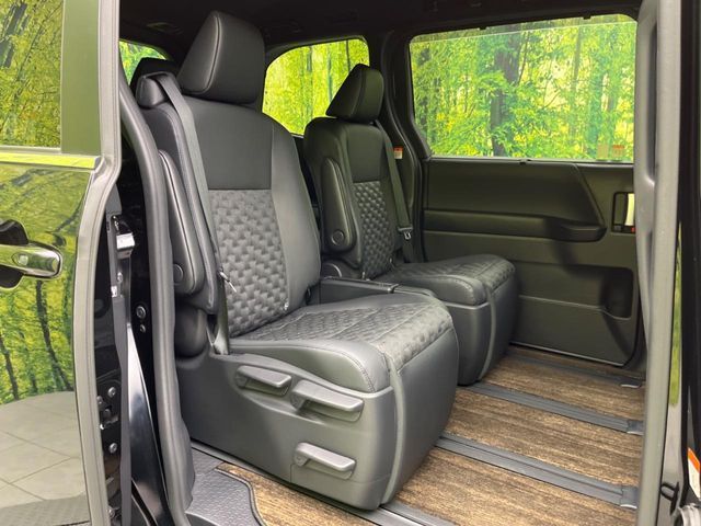 TOYOTA VOXY HYBRID 2023 Image 31