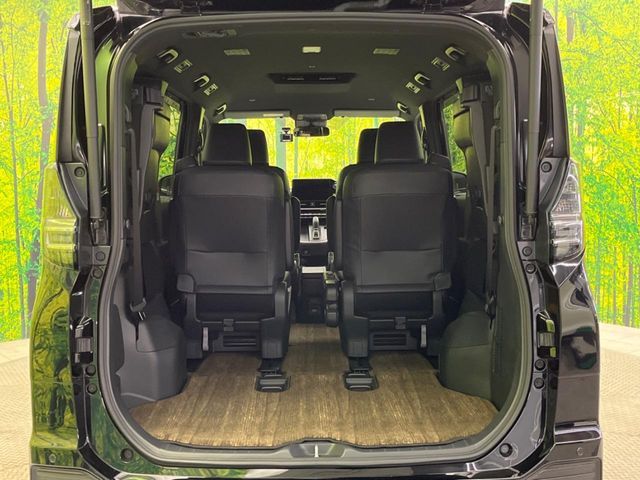 TOYOTA VOXY HYBRID 2023 Image 31