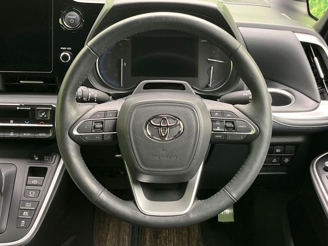 TOYOTA VOXY HYBRID 2023 Image 31