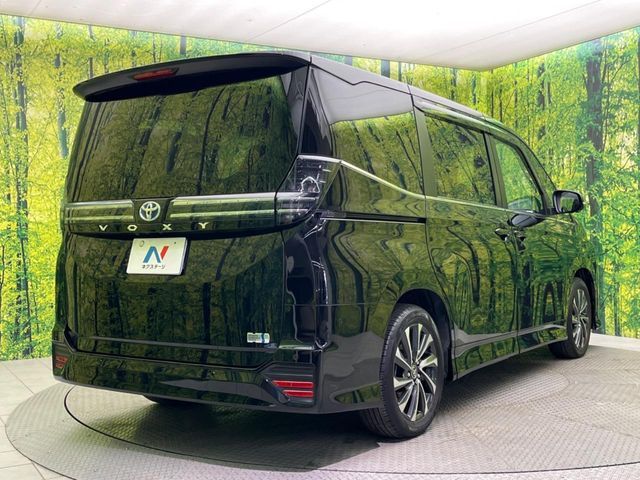 TOYOTA VOXY HYBRID 2023 Image 31