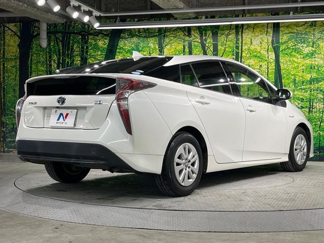 TOYOTA PRIUS 2016 Image 31