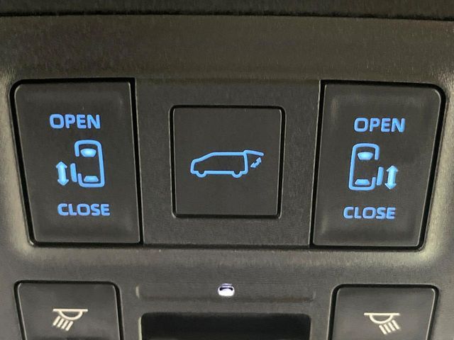 TOYOTA NOAH HYBRID 2023 Image 31