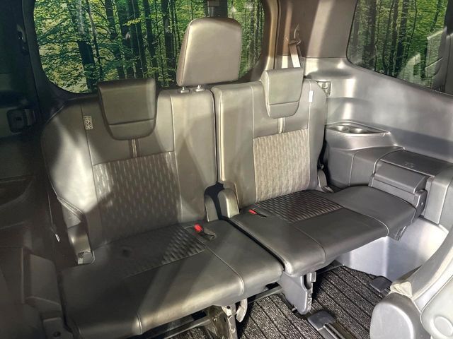 TOYOTA NOAH HYBRID 2023 Image 31