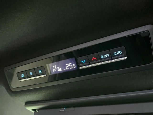 TOYOTA NOAH HYBRID 2023 Image 31