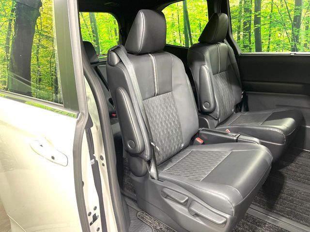 TOYOTA NOAH HYBRID 2023 Image 31