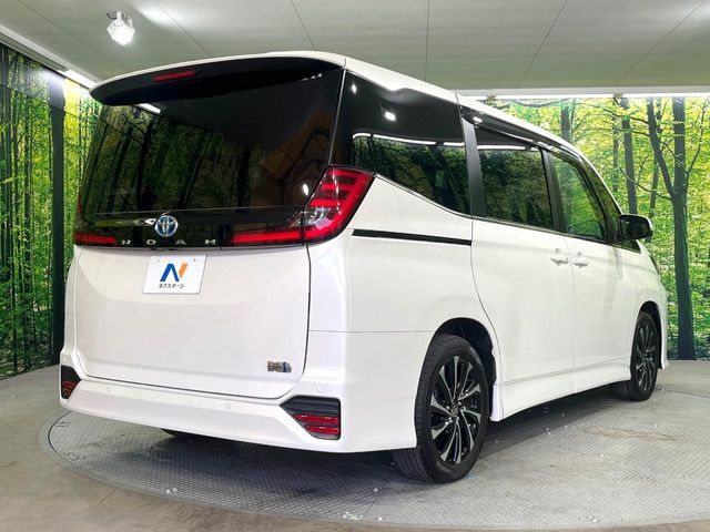 TOYOTA NOAH HYBRID 2023 Image 31
