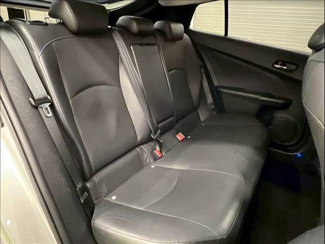 TOYOTA PRIUS 2016 Image 31