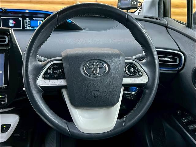 TOYOTA PRIUS 2016 Image 31