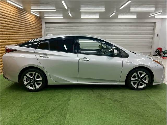 TOYOTA PRIUS 2016 Image 31