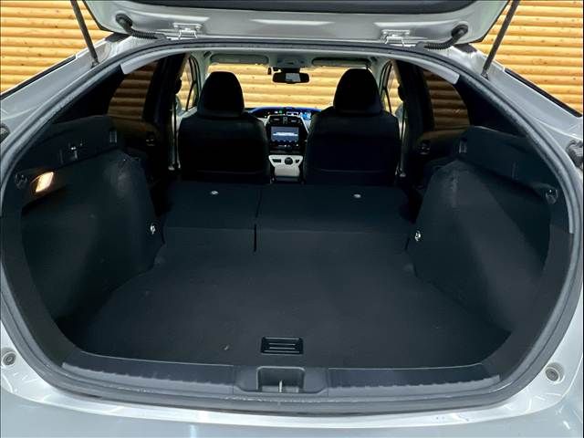 TOYOTA PRIUS 2016 Image 31