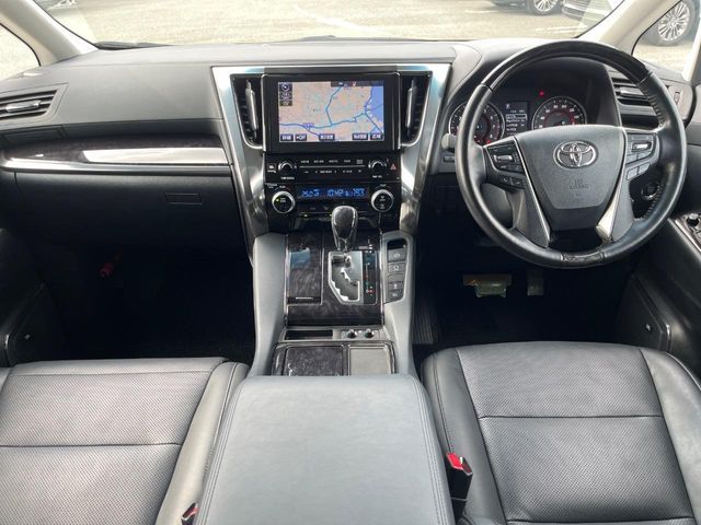 TOYOTA VELLFIRE 2018 Image 31