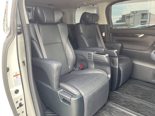 TOYOTA VELLFIRE 2018 Image 31