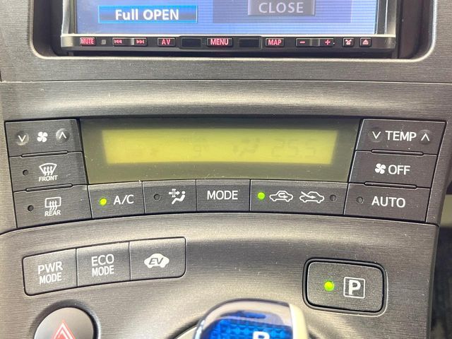 TOYOTA PRIUS 2011 Image 31