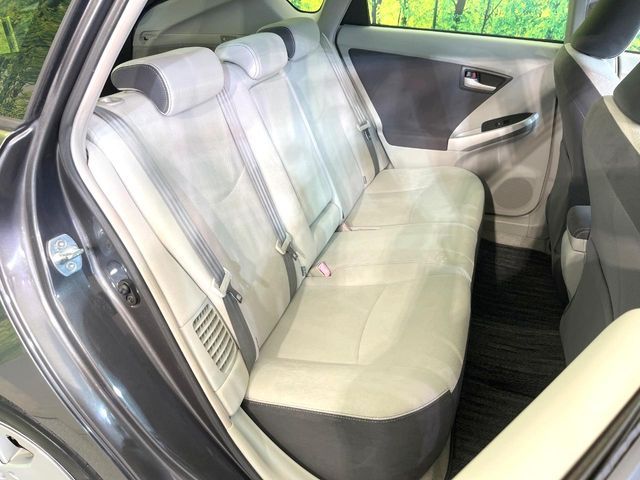 TOYOTA PRIUS 2011 Image 31