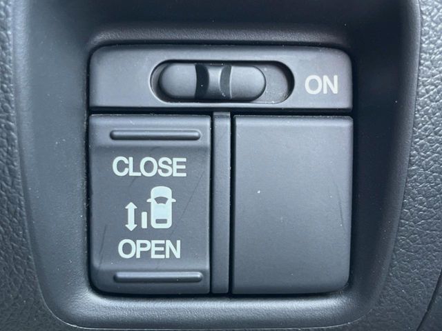 HONDA N BOX 2017 Image 31