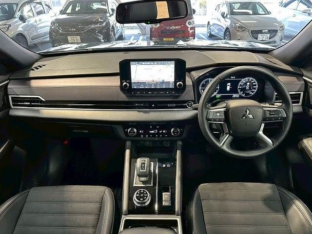 MITSUBISHI OUTLANDER PHEV 2023 Image 31