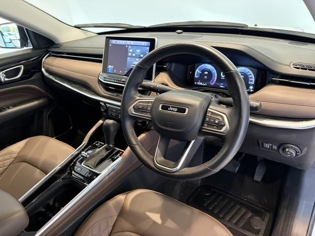 JEEP COMMANDER 2025 Image 31