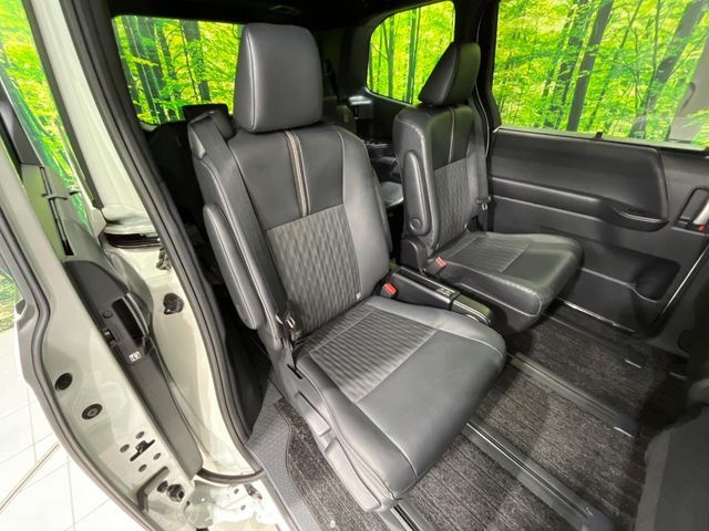 TOYOTA NOAH 2022 Image 31