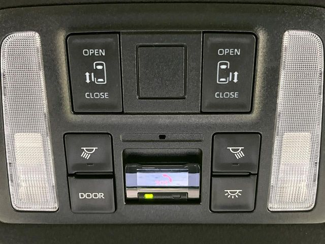 TOYOTA VOXY HYBRID 2023 Image 31