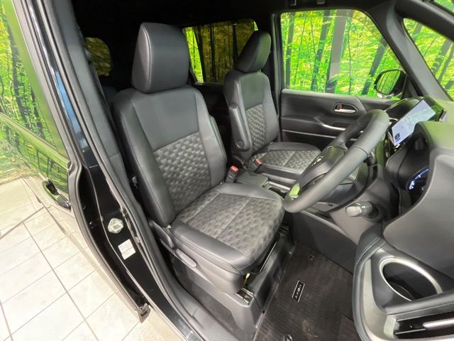 TOYOTA VOXY HYBRID 2023 Image 31