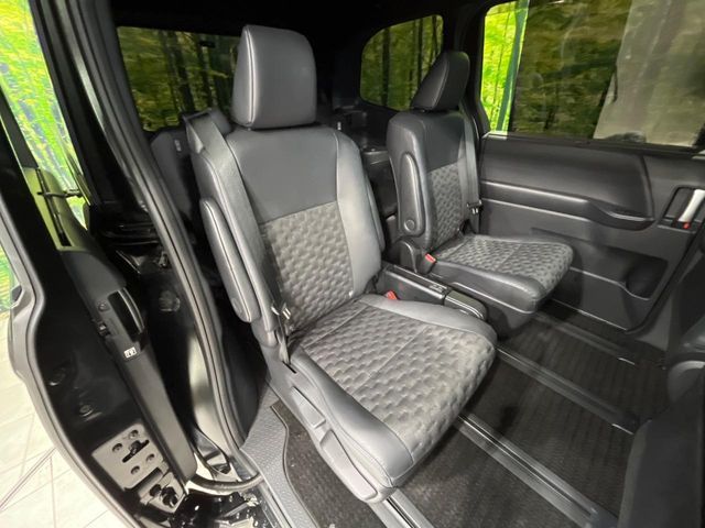 TOYOTA VOXY HYBRID 2023 Image 31