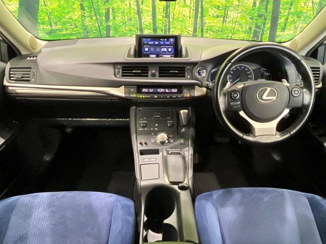 TOYOTA LEXUS CT200H 2015 Image 31
