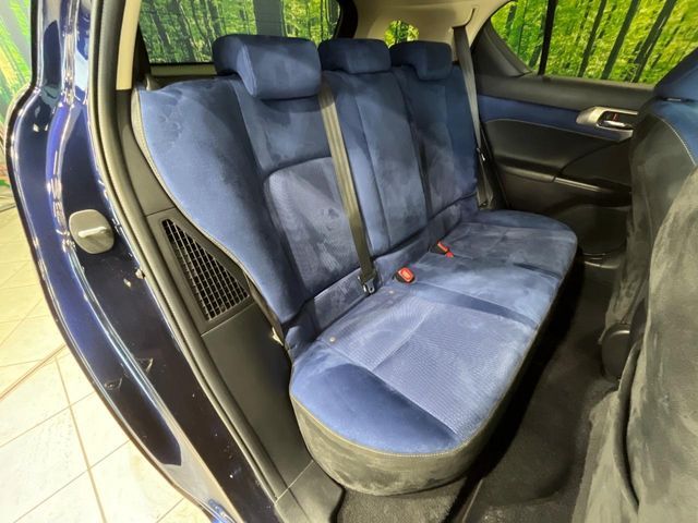 TOYOTA LEXUS CT200H 2015 Image 31