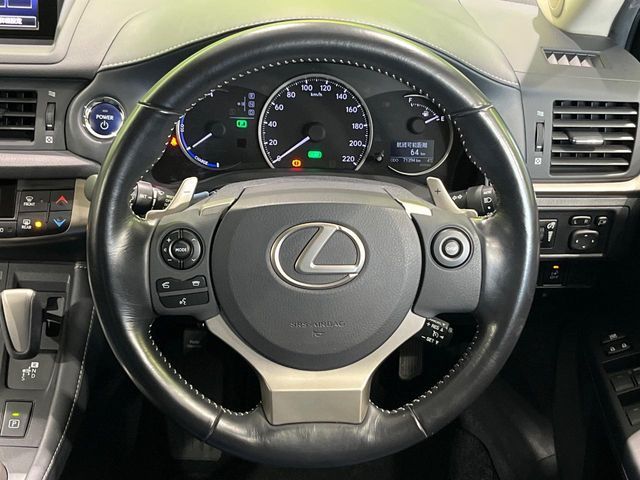 TOYOTA LEXUS CT200H 2015 Image 31