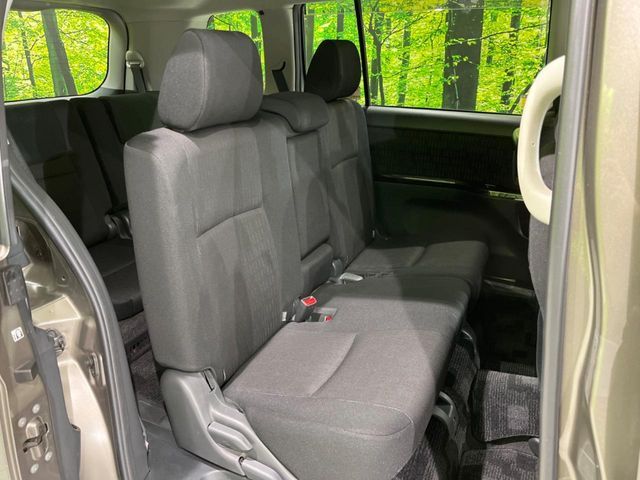 TOYOTA ISIS 4WD 2013 Image 31