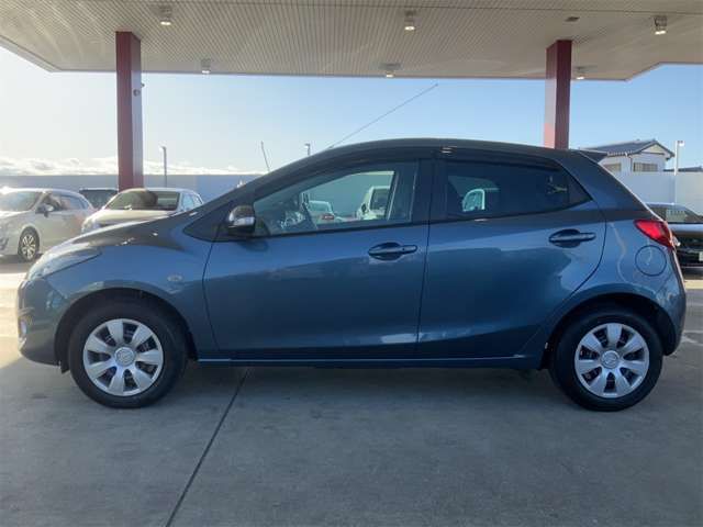 MAZDA DEMIO 2013 Image 31