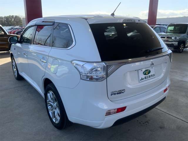 MITSUBISHI OUTLANDER PHEV 2013 Image 31