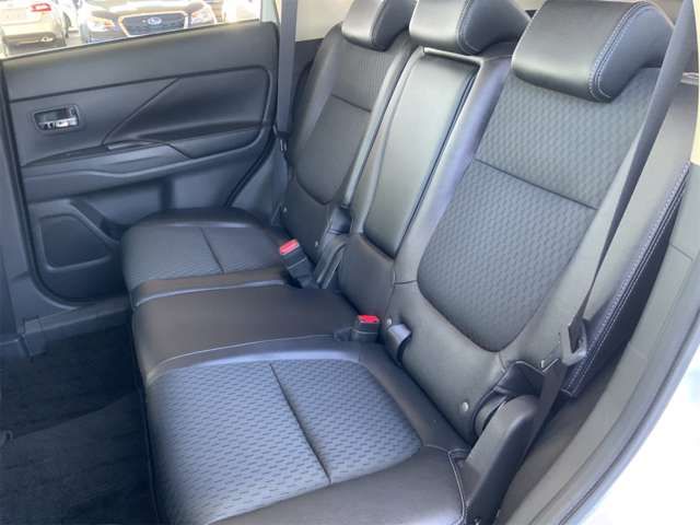 MITSUBISHI OUTLANDER PHEV 2013 Image 31