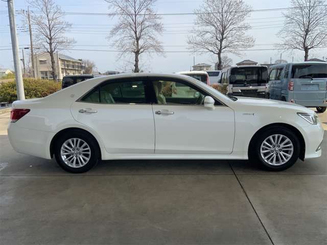TOYOTA CROWN SEDAN HYBRID 2017 Image 31